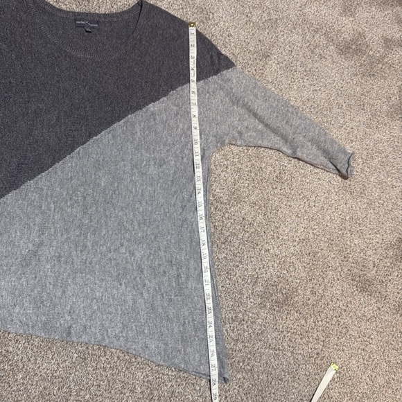 Asymmetrical sweater - Picture 6 of 7